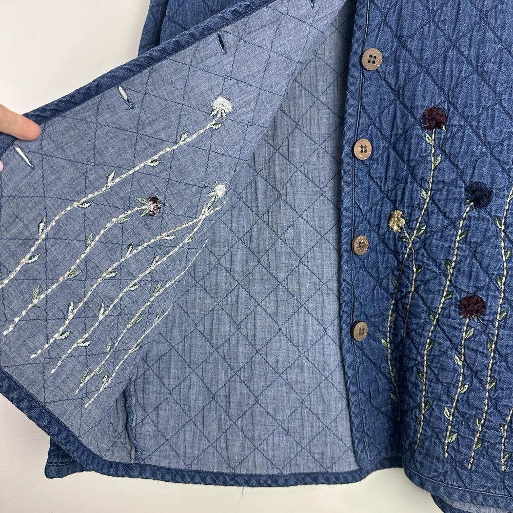 Vintage Quilted Denim Jacket Womens Small Blue Floral‎ Embroidered 90s Buttons - Picture 3 of 8
